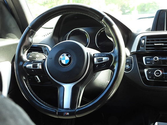 BMW 118i 14 of 24