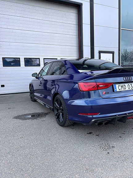 Audi S3 4 of 5