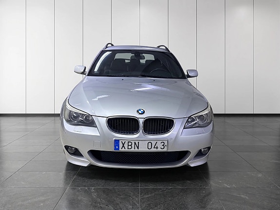 BMW 530i 2 of 5