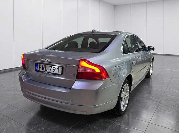 Volvo S80 4 of 12