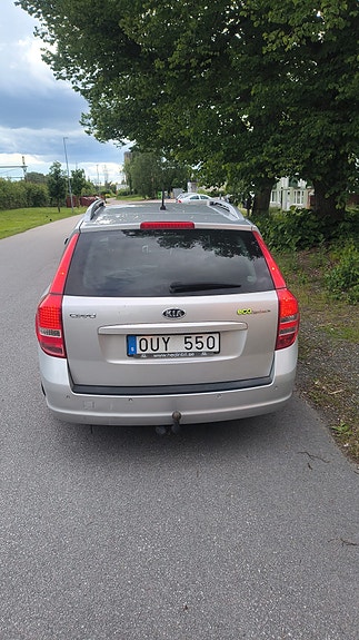 Kia Ceed 2 of 5