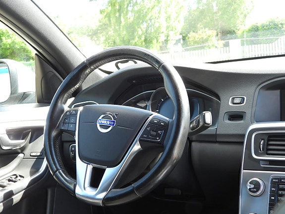 Volvo V60 12 of 27