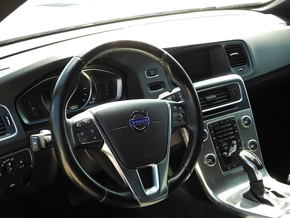 Volvo V60 10 of 27