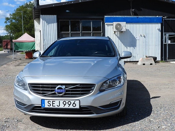 Volvo V60 2 of 27