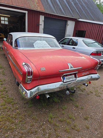 Chrysler Newport 2 of 4