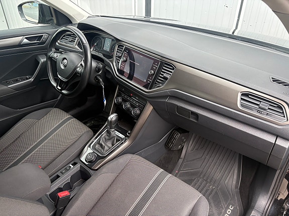 Volkswagen T-Roc 7 of 11