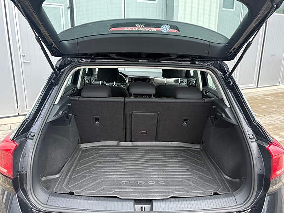 Volkswagen T-Roc 3 of 11