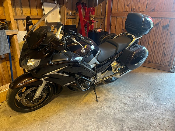 Yamaha FJR1300A 2 of 5