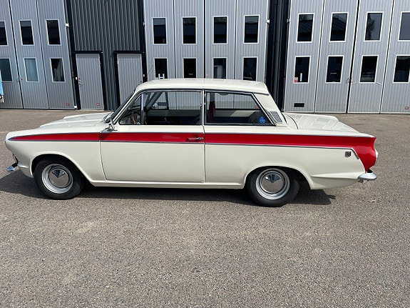 Ford Cortina 4 of 5