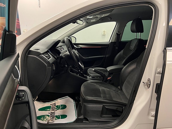 Skoda Octavia Scout 11 of 30
