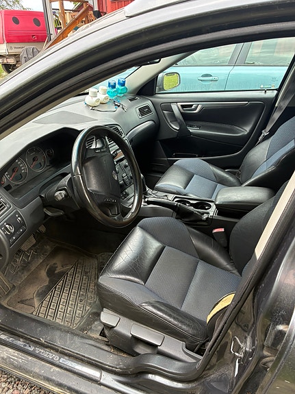 Volvo V70 5 of 7