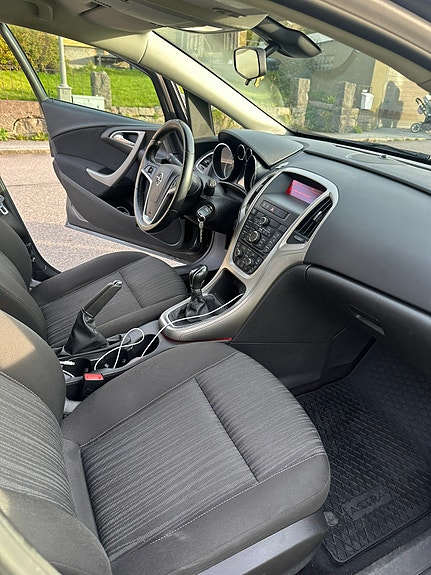 Opel Astra 8 of 13