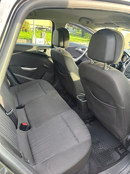 Opel Astra 12 of 13