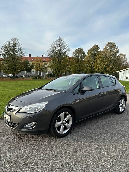 Opel Astra 2 of 5