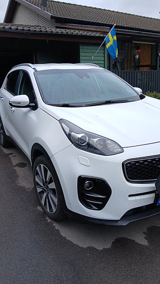 Kia Sportage 2 of 4