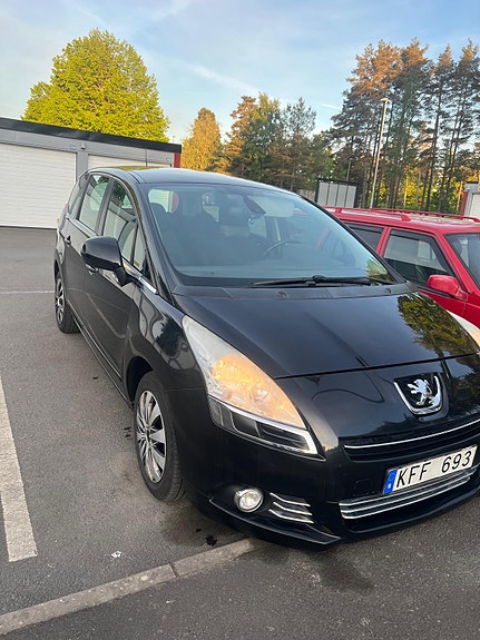 Peugeot 5008 3 of 5