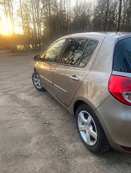 Renault Clio 2 of 5