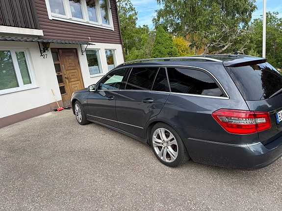 Mercedes-Benz E250 7 of 14