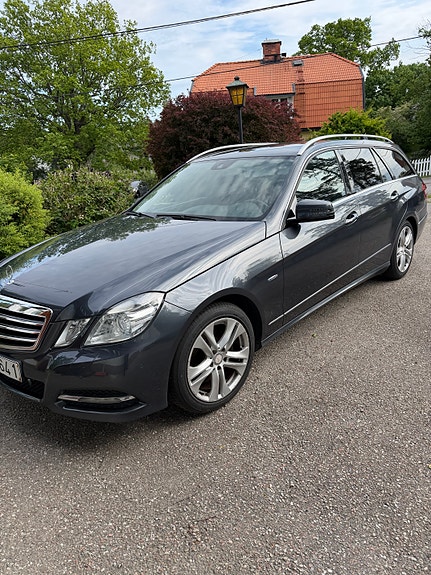 Mercedes-Benz E250 5 of 5