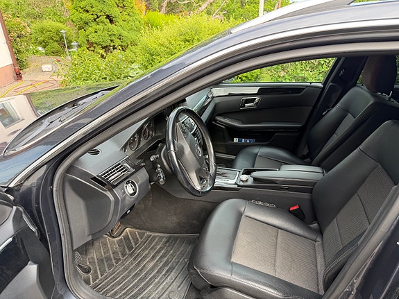 Mercedes-Benz E250 11 of 14