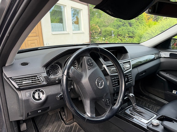 Mercedes-Benz E250 12 of 14