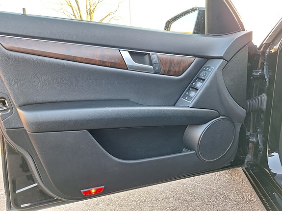 Mercedes-Benz C250 9 of 10