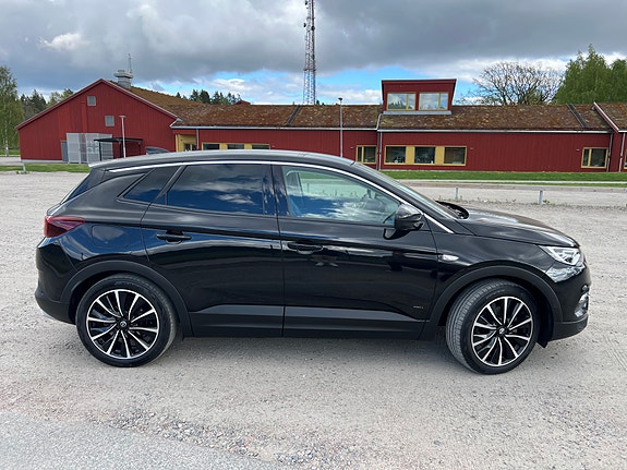 Opel Grandland X 4 of 5