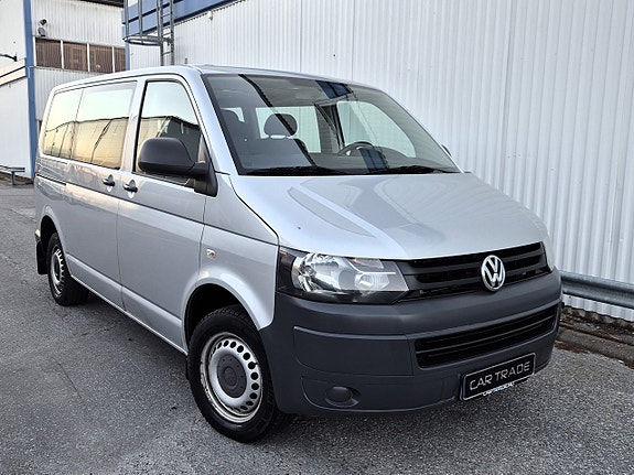 Volkswagen Caravelle 3 of 5