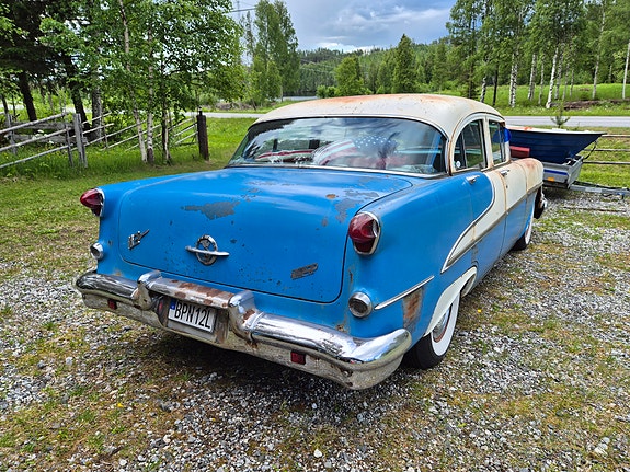 Oldsmobile 88 3 of 5