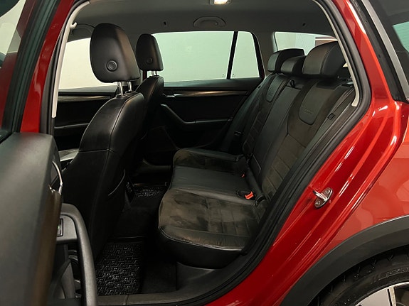 Skoda Octavia Scout 8 of 29