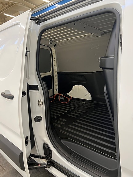 Citroen E-Berlingo 13 of 13