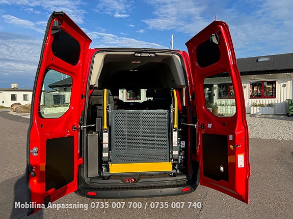 Ford Transit Custom 18 of 30