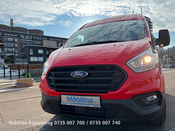 Ford Transit Custom 13 of 30