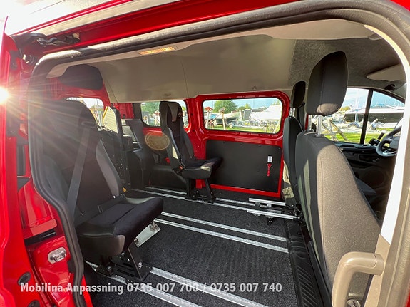 Ford Transit Custom 8 of 30