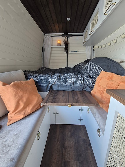 Ford Transit 3 of 5