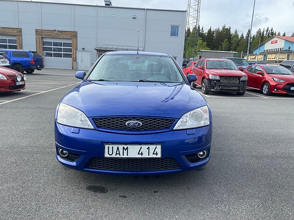 Ford Mondeo 2 of 5