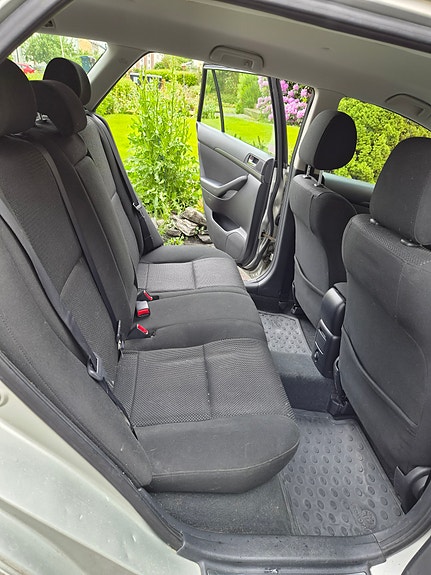 Toyota Avensis 7 of 10