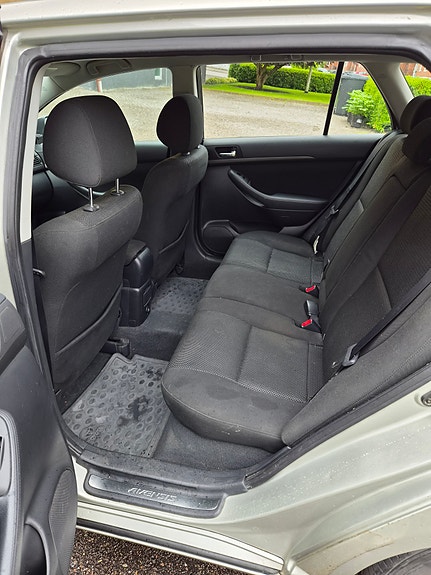 Toyota Avensis 8 of 10