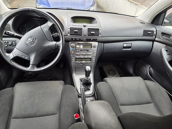 Toyota Avensis 6 of 10