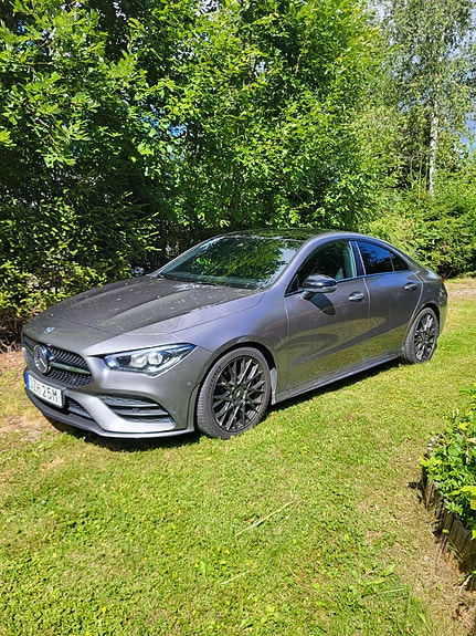 Mercedes-Benz CLA180 d 2 of 5