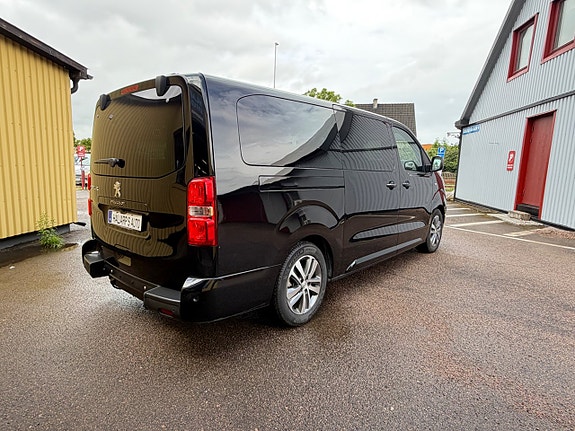 Peugeot Traveller 4 of 5