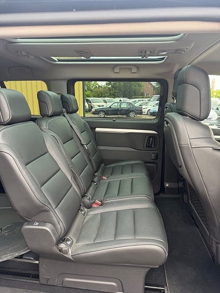 Peugeot Traveller 10 of 21