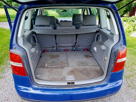 Volkswagen Touran 5 of 5