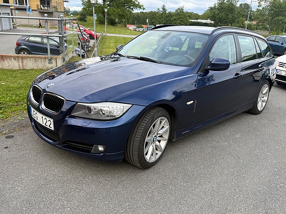 BMW 320d 2 of 5