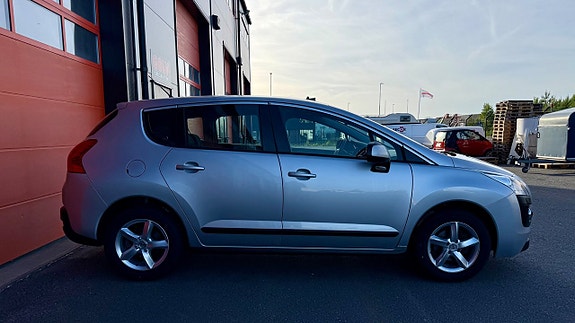 Peugeot 3008 4 of 5