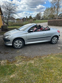 Peugeot 206 CC 2 of 5