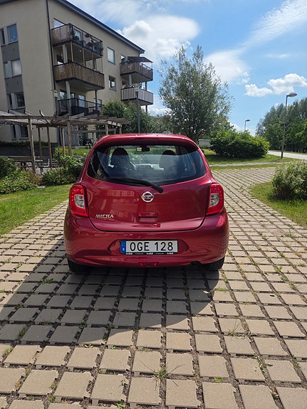 Nissan Micra 4 of 5