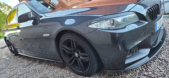 BMW 520d 3 of 5