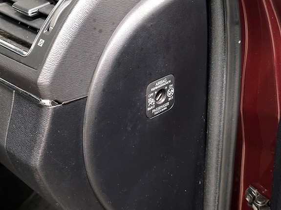 Toyota Avensis 12 of 24