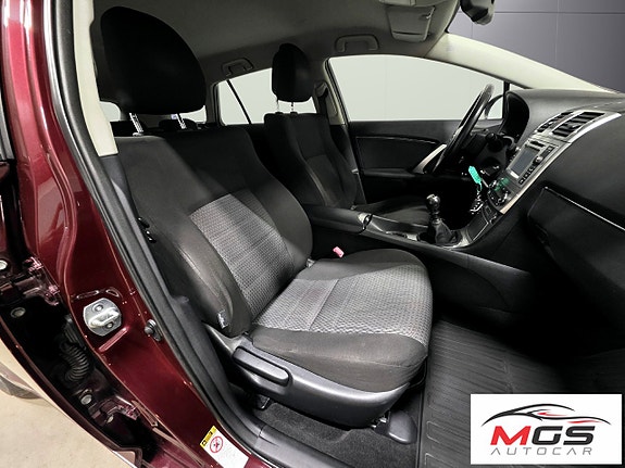 Toyota Avensis 13 of 24